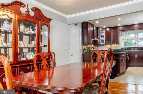 237 Elm Ave, West Deptford NJ 08051-1506 exterior