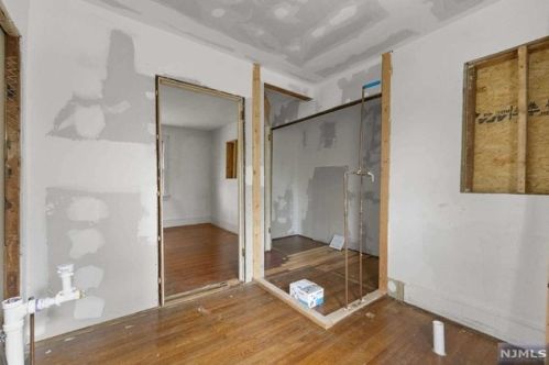 33 Hamilton Ave, Kearny NJ  07032-1804 exterior