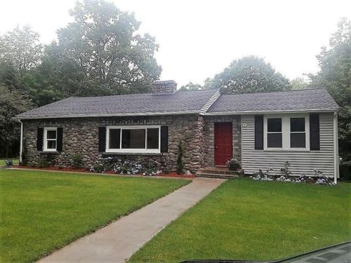 9 Crystal St, Worcester, MA 01603-2601