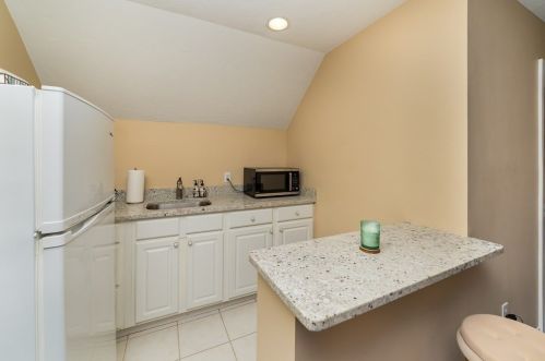 27 Stop Riv Rd, Norfolk MA 02056-1171 exterior