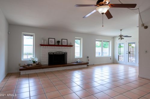 17431 2nd St, Phoenix, AZ 85022-1802