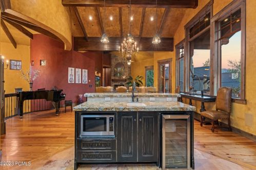 2702 Est Dr, Park City UT 84060-6878 exterior