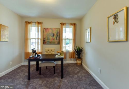 201 Maple Ave, West Deptford NJ  08093-1204 exterior