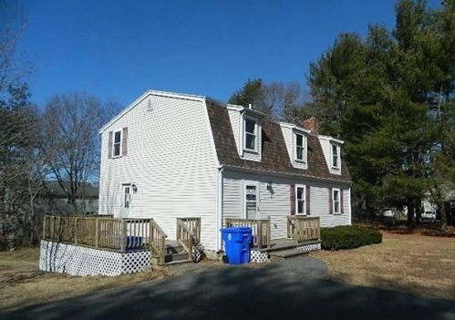 79 Garden St, Taunton, MA 02718-5120