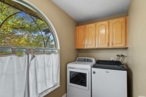 9232 Stone Ridge Cir, Sandy UT 84093-2698 exterior