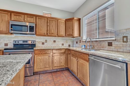 9118 Cypress St, Phoenix AZ 85003-1106 exterior