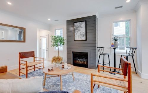 89 Cleveland St, Arlington, MA 02474-6916