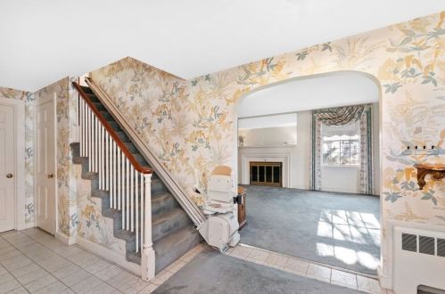 51 Fessenden St, Newton MA 02460-1119 exterior