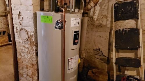 12 Bay St, Taunton MA 02780-2521 exterior