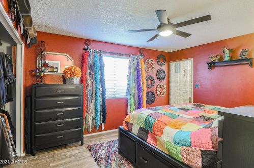 911 Campo Bello Dr, Phoenix AZ 85032-2051 exterior