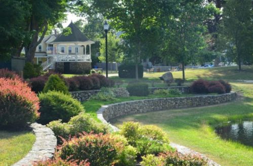 89 Charles St, Whitman MA 02382-2005 exterior