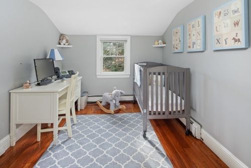 56 Elm St, Hingham MA 02043-2431 exterior