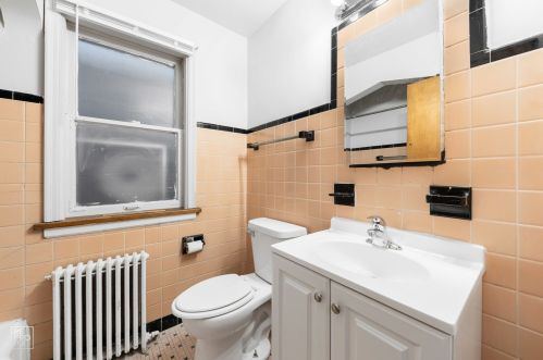 1830 Oak Park Ave, Forest View IL 60402-1708 exterior