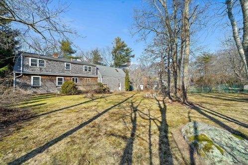 143 Rocky Hl Rd, Plymouth MA 02360-5501 exterior