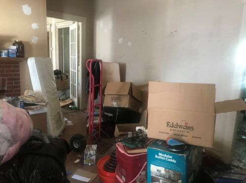 230 Rdg St, Fall River MA 02721-1717 exterior