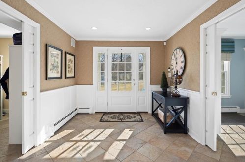 8 Captain Thomson Ln, Hingham MA 02043-3459 exterior