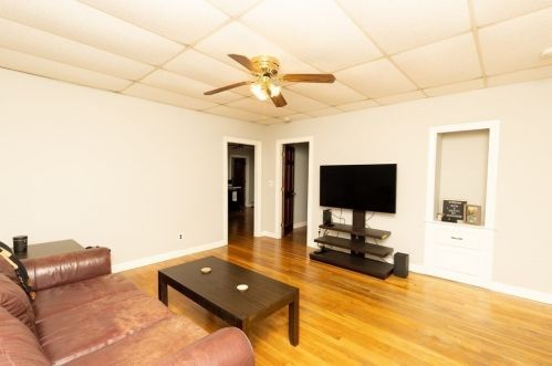 60 Rockland St, Fall River MA 02724-2817 exterior