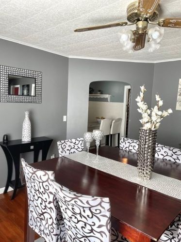 249 Griffin St, Fall River MA 02724-2735 exterior