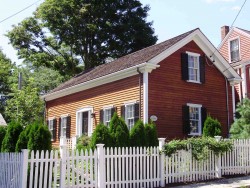 999 Chestnut St, Newton, MA 02464-1101