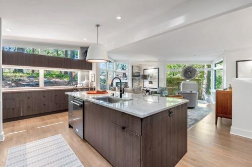 1506 Brook Valley Ln, Atlanta GA  30324-3212 exterior