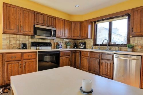 132 Elm Ave, Quincy MA 02170-2939 exterior