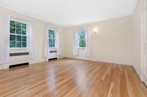 1686 Beacon St, Newton MA 02468-1463 exterior