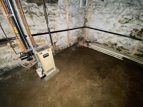 112 West St, Worcester MA 01609-2338 exterior