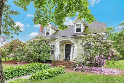 16 Dartmouth St, Lawrence, MA 01841-3250