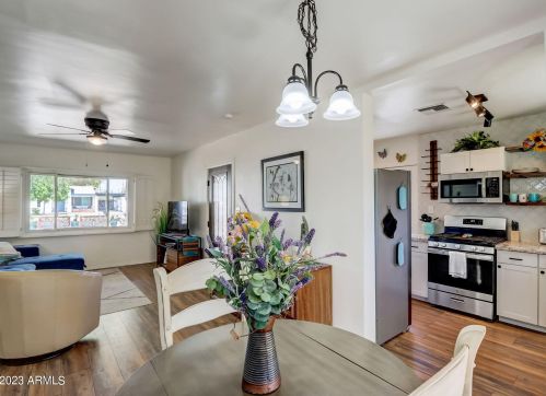 1701 Clarendon Ave, Phoenix AZ 85018-5209 exterior