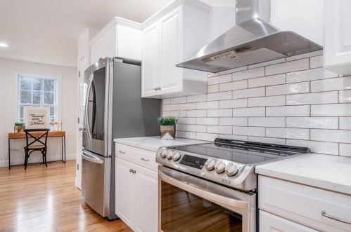 137 Wall St, East Bridgewater MA 02324-1519 exterior