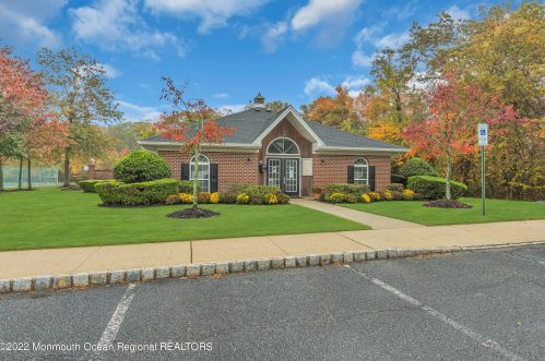 11 Charles Ct, Tinton Falls NJ 07712-7941 exterior