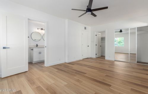 2544 Clarendon Ave, Phoenix AZ 85033-4124 exterior