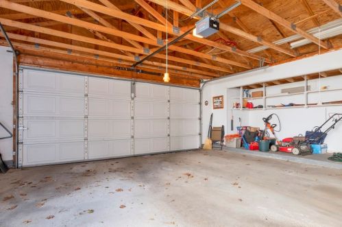 10 Burke St, Fall River MA 02720-6903 exterior