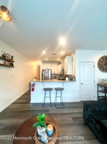 39 Jake Dr, Tinton Falls NJ  07712-7533 exterior