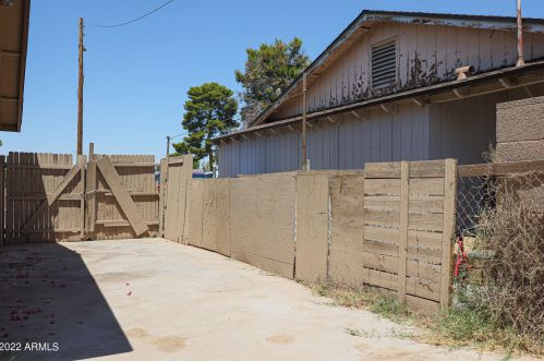 3139 65th Ave, Phoenix AZ 85033-1601 exterior