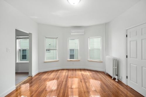 36 Lambert Ave, Chelsea MA 02150-1304 exterior