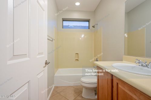 1823 Eastman Dr, Phoenix AZ 85086-1503 exterior