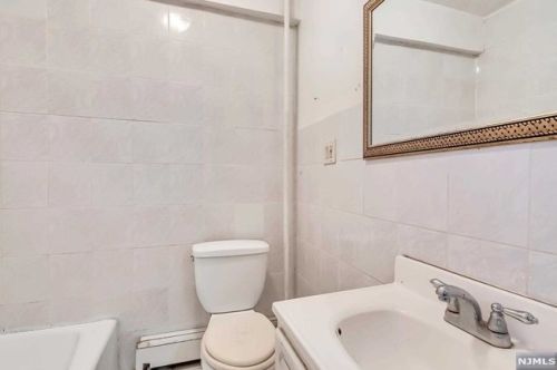 410 Davis Ave, Kearny NJ 07032-3510 exterior