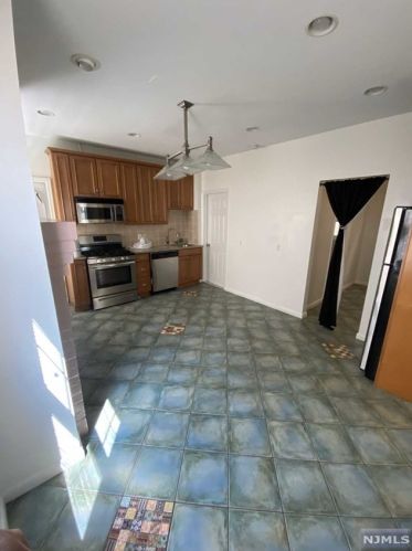 117 Windsor St, Kearny NJ  07032-2016 exterior