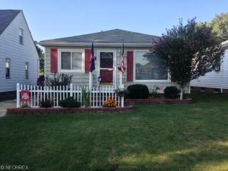 9212 Pinegrove Ave, Cleveland, OH 44129-2034