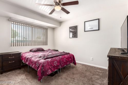 2858 Clarendon Ave, Phoenix AZ 85033-4117 exterior