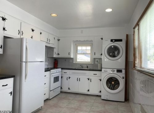 126 Garden Ave, Belleville NJ  07109-1729 exterior