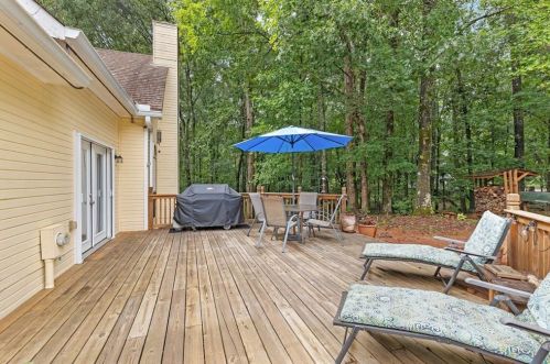 110 Pond Dr, Stockbridge GA 30281-5192 exterior