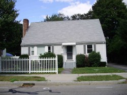 289 River St, Newton, MA 02465-1437