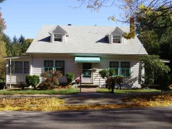 208 Parker St, Newton, MA 02459-2551
