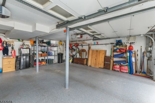 23 Brentwood Dr, East Hanover NJ 07936-2403 exterior