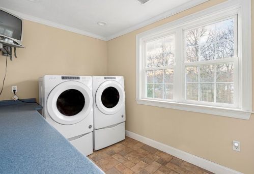 2276 Cedar St, Dighton MA 02715-1035 exterior