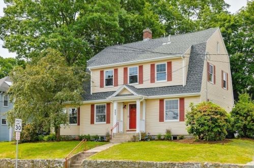 207 Whiting Ave, Dedham MA  02026-3120 exterior