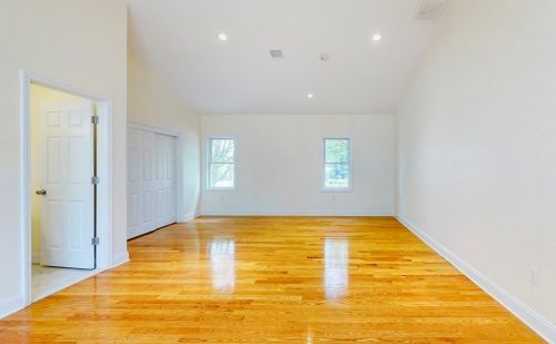 6 Pine Grove St, Milton MA  02186-4314 exterior