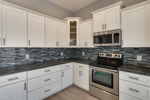 519 Anderson Ave, Phoenix AZ 85023-2211 exterior